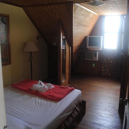The Sea Front Inn Пунта Горда Стая снимка