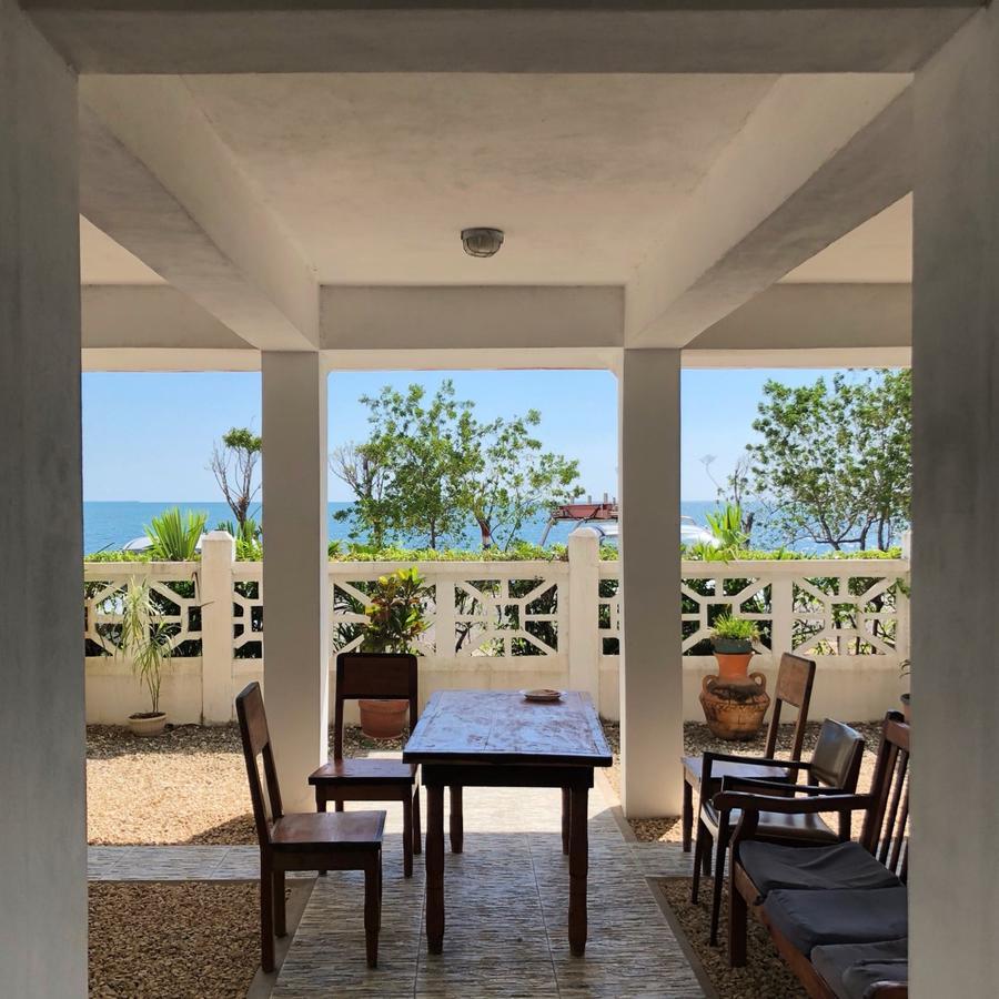 The Sea Front Inn Пунта Горда Екстериор снимка